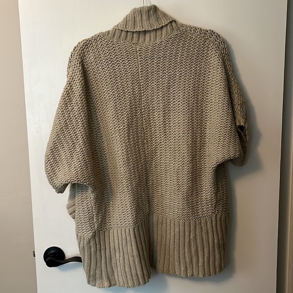 Size XL Cream Short Sleeve Cardigan - Picture 5 of 5